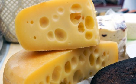 So sánh giá trị dinh dưỡng của các loại phô mai, loại nào giàu canxi?